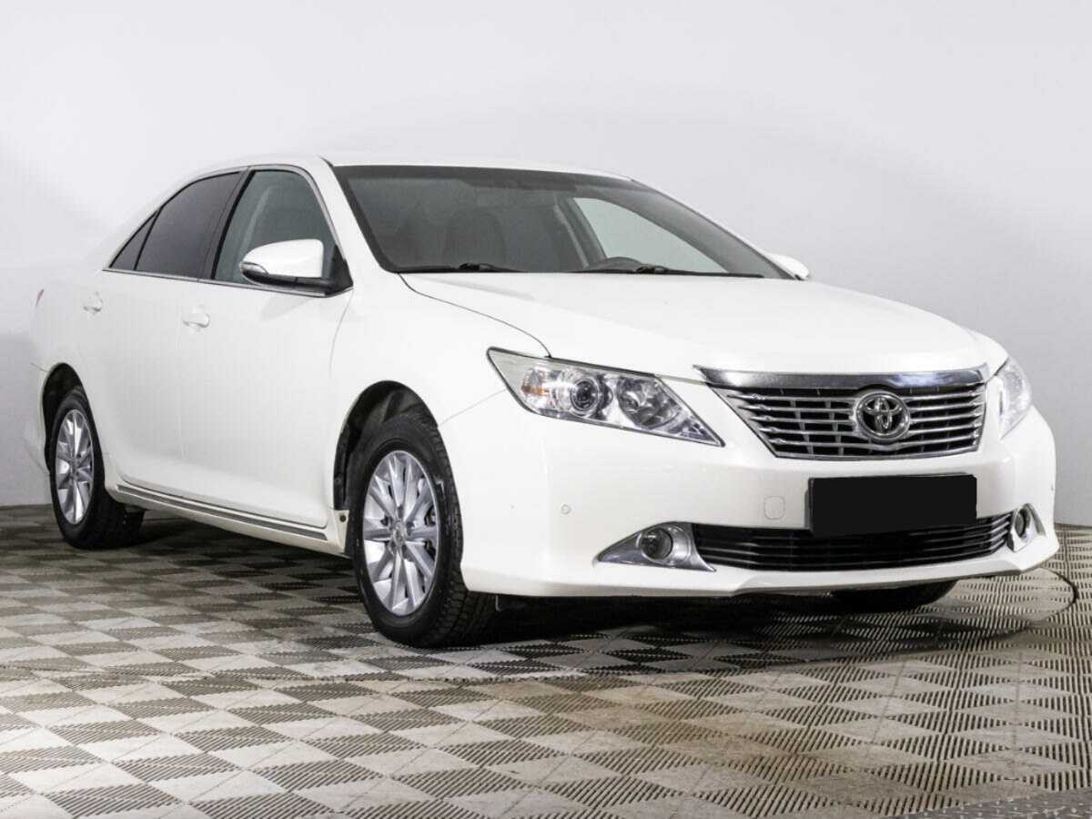 Купить Toyota Camry с пробегом. Фото: #2