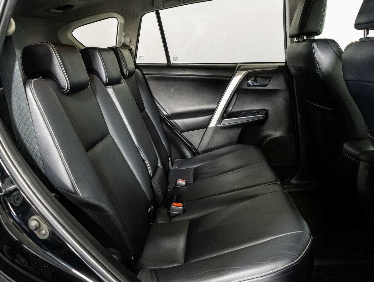 Купить Toyota RAV4 с пробегом. Фото: #9
