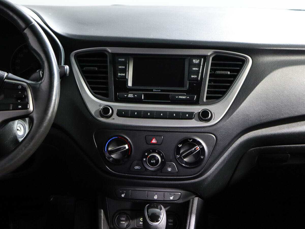 Купить Hyundai Solaris с пробегом. Фото: #10