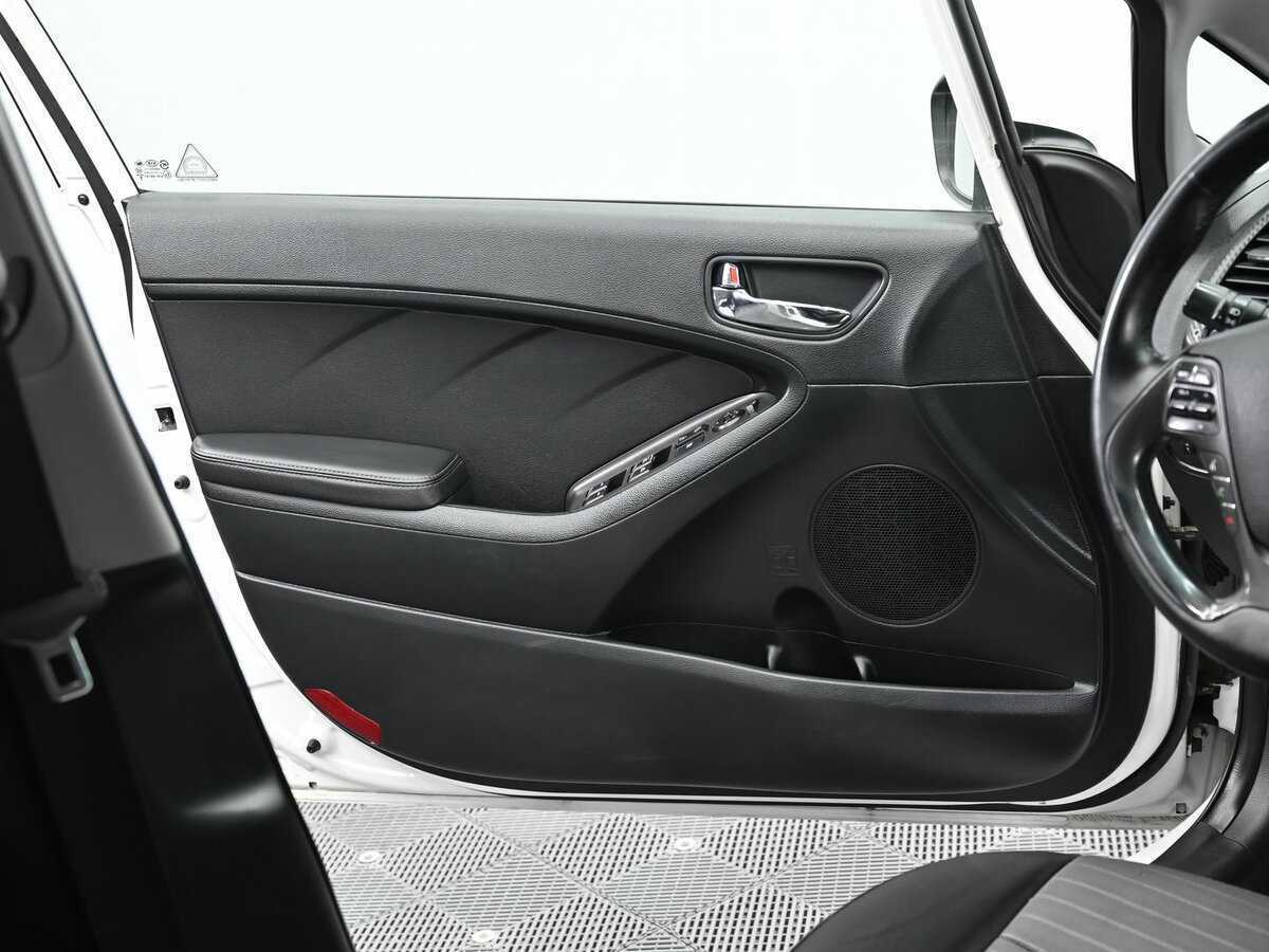 Купить Kia Cerato с пробегом. Фото: #5