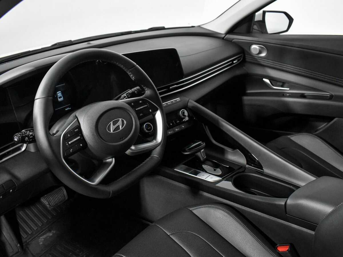 Купить Hyundai Elantra с пробегом. Фото: #8