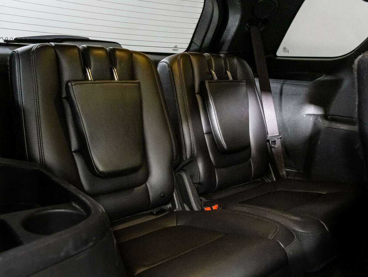 Купить Ford Explorer с пробегом. Фото: #12