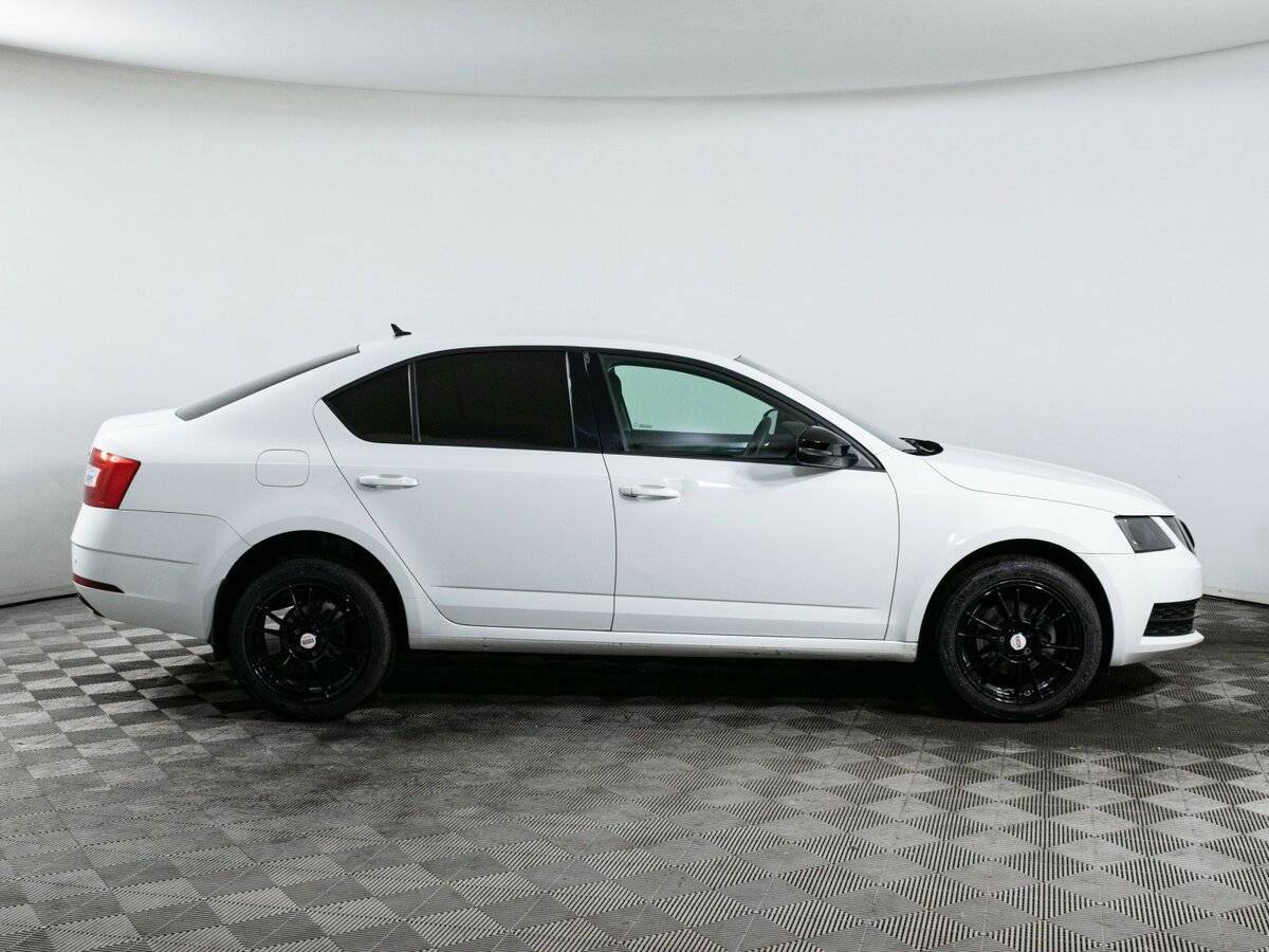 Купить Skoda Octavia с пробегом. Фото: #3