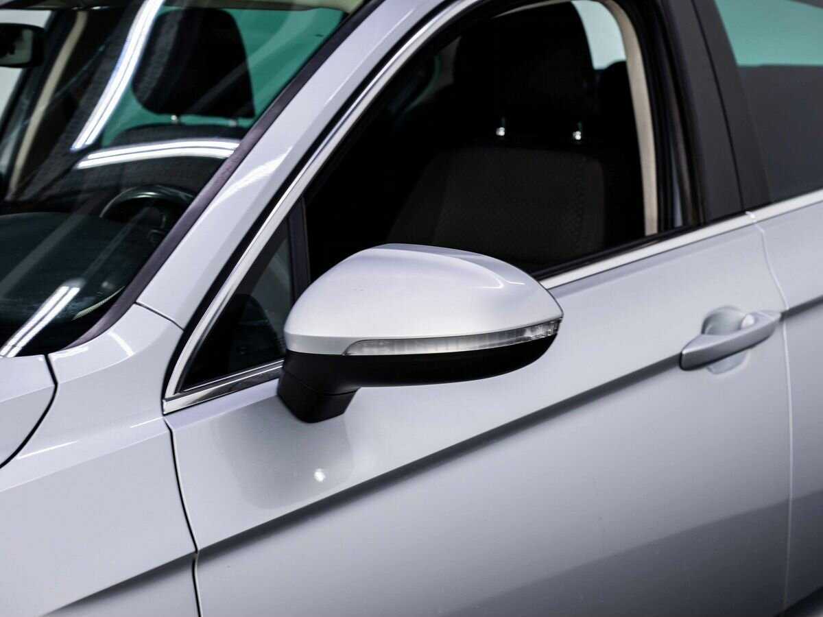 Купить Volkswagen Passat с пробегом. Фото: #7