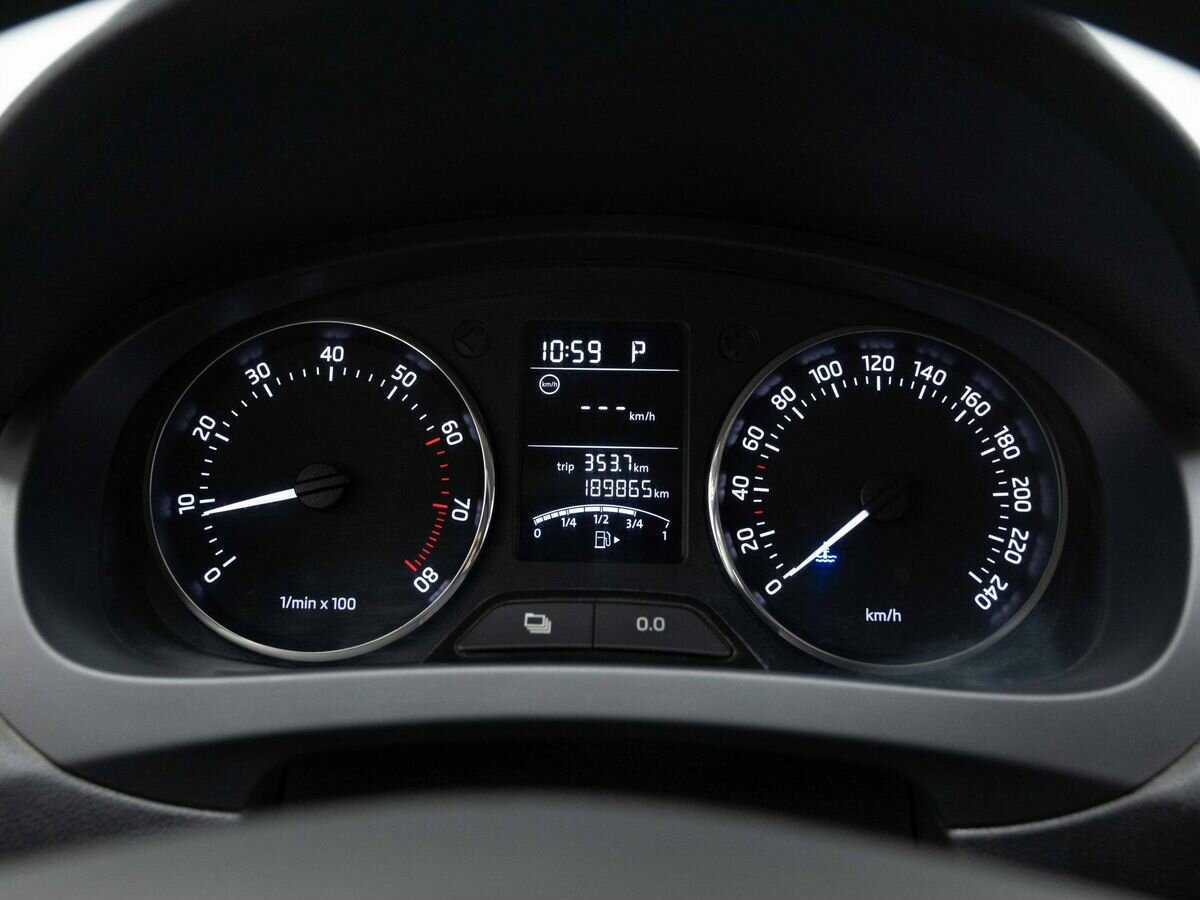 Купить Skoda Rapid с пробегом. Фото: #14