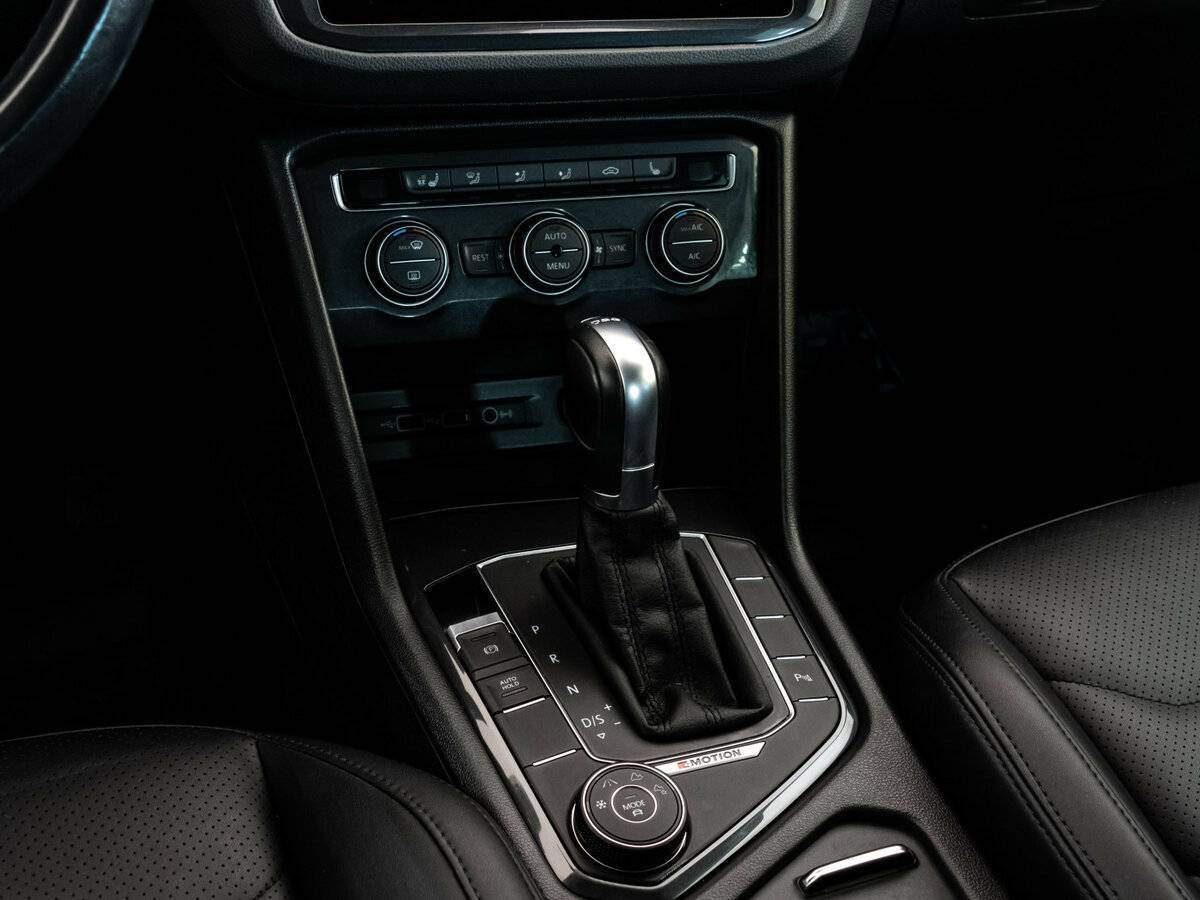 Купить Volkswagen Tiguan с пробегом. Фото: #10