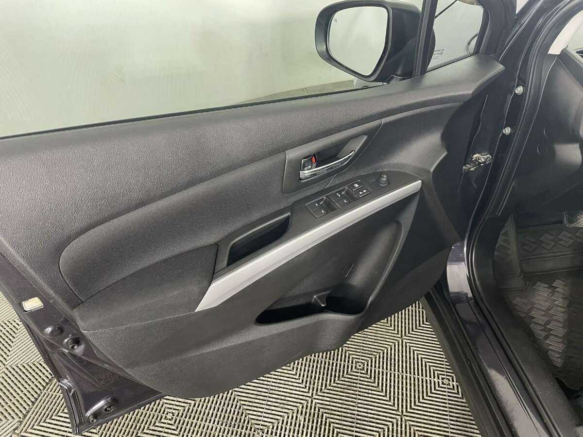 Купить Suzuki SX4 с пробегом. Фото: #7