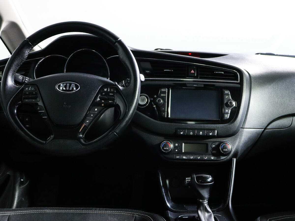 Купить Kia Ceed с пробегом. Фото: #9