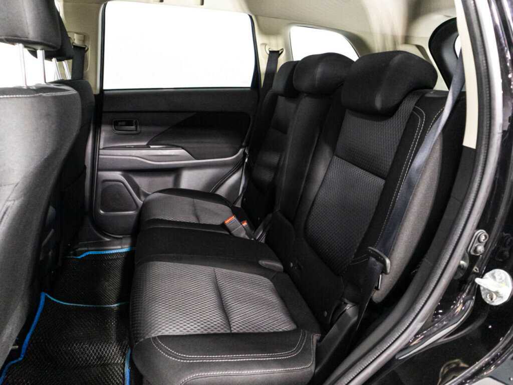 Купить Mitsubishi Outlander с пробегом. Фото: #9