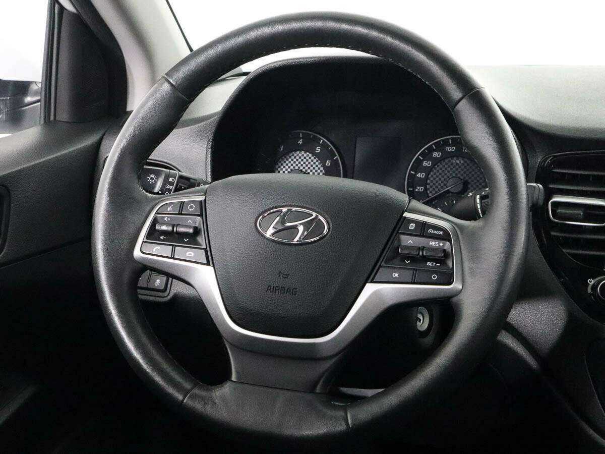 Купить Hyundai Solaris с пробегом. Фото: #10