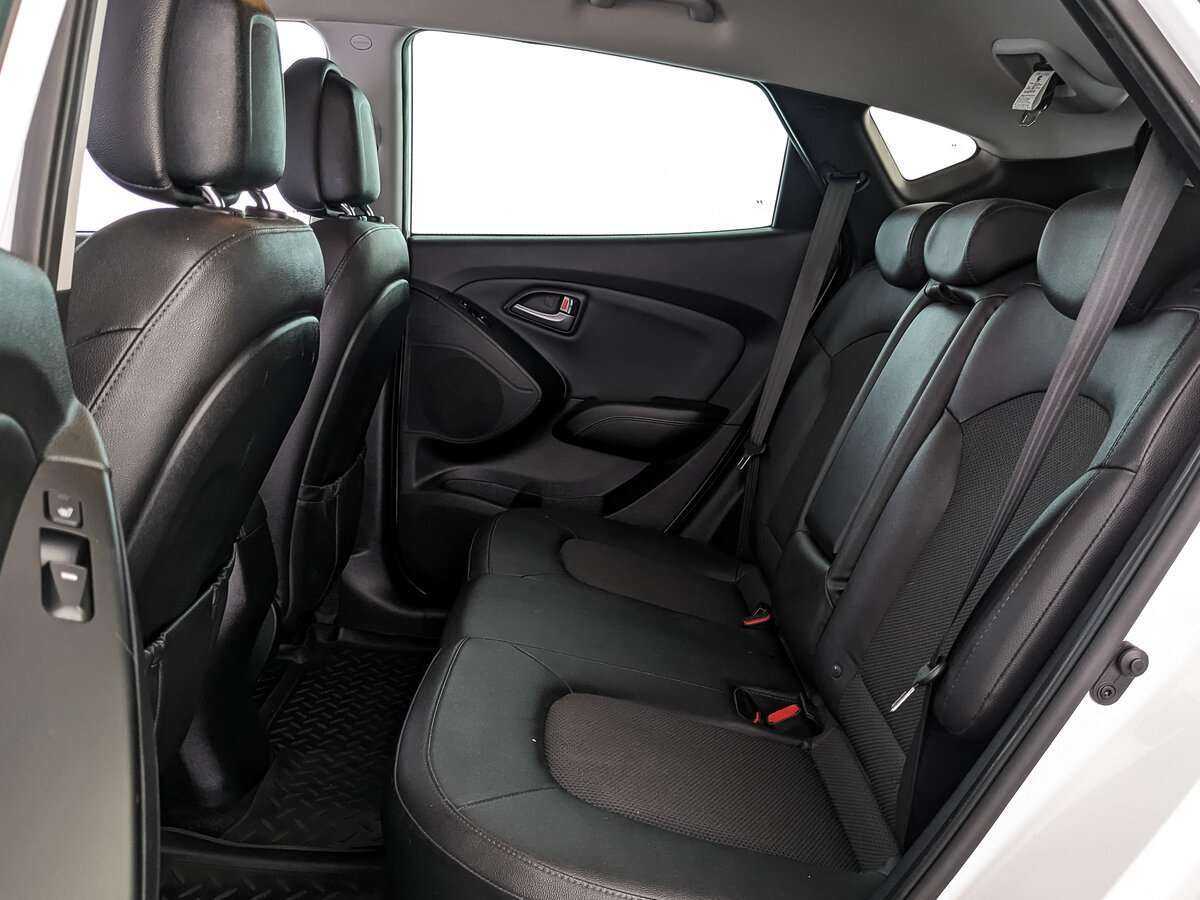 Купить Hyundai ix35 с пробегом. Фото: #17