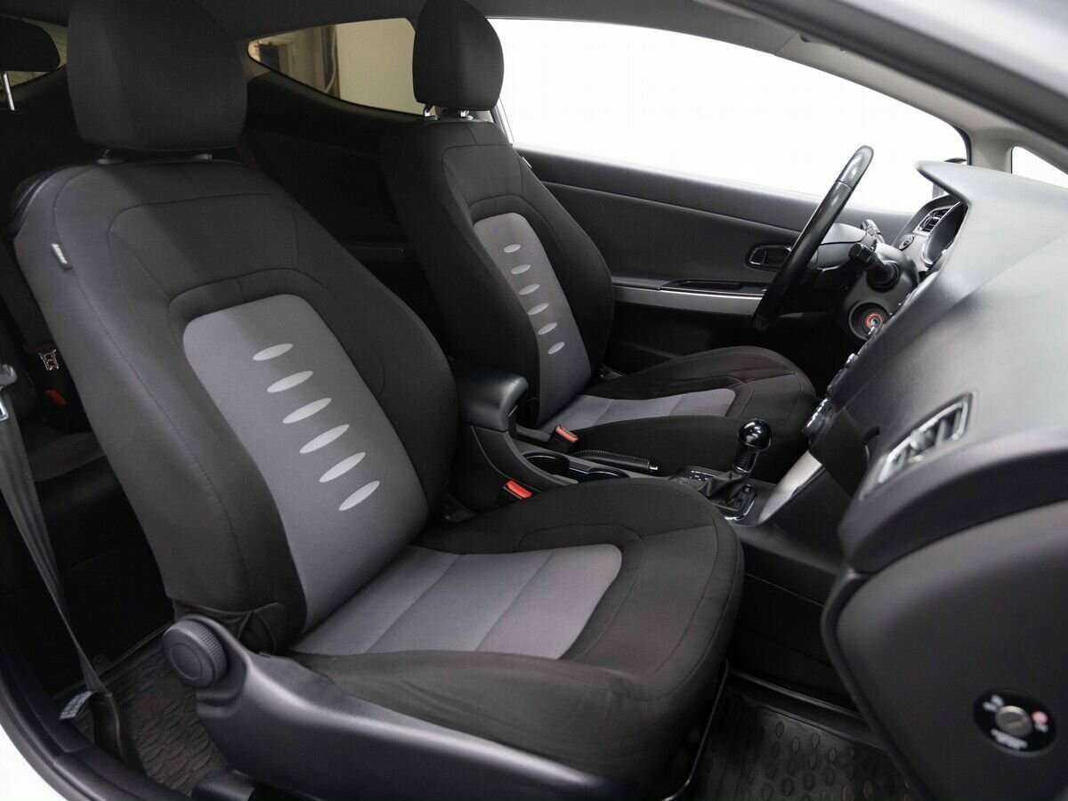 Купить Kia Ceed с пробегом. Фото: #10