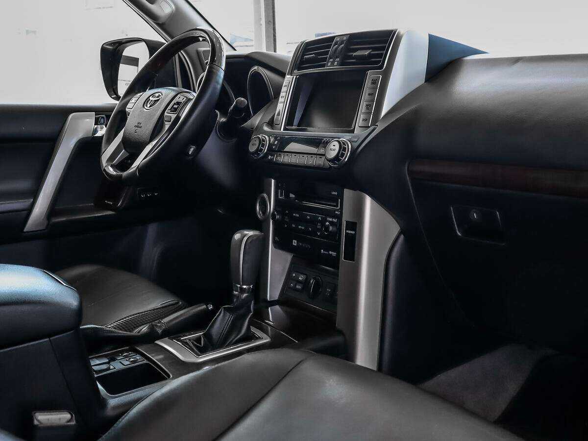 Купить Toyota Land Cruiser Prado с пробегом. Фото: #13
