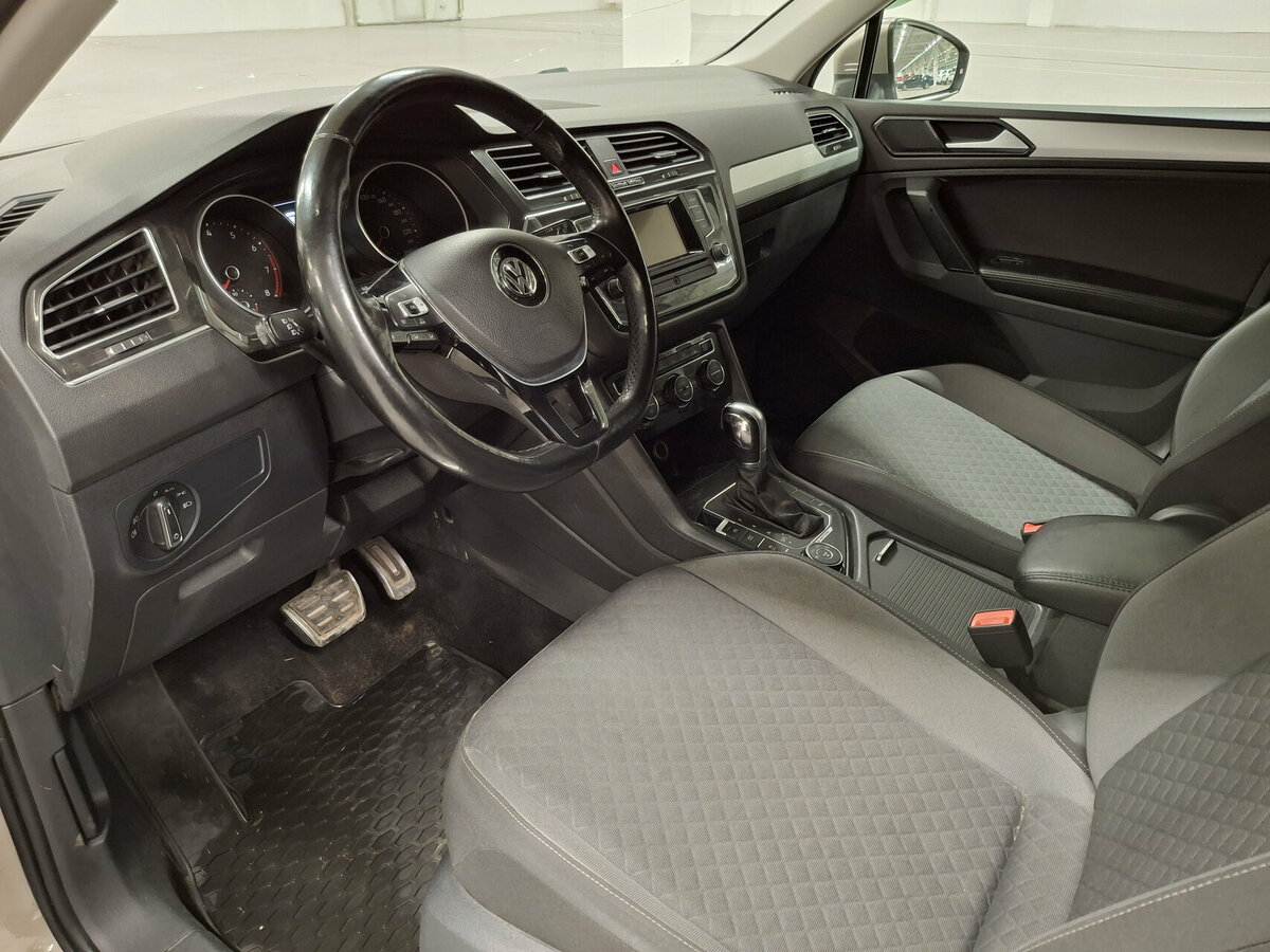 Купить Volkswagen Tiguan с пробегом. Фото: #14