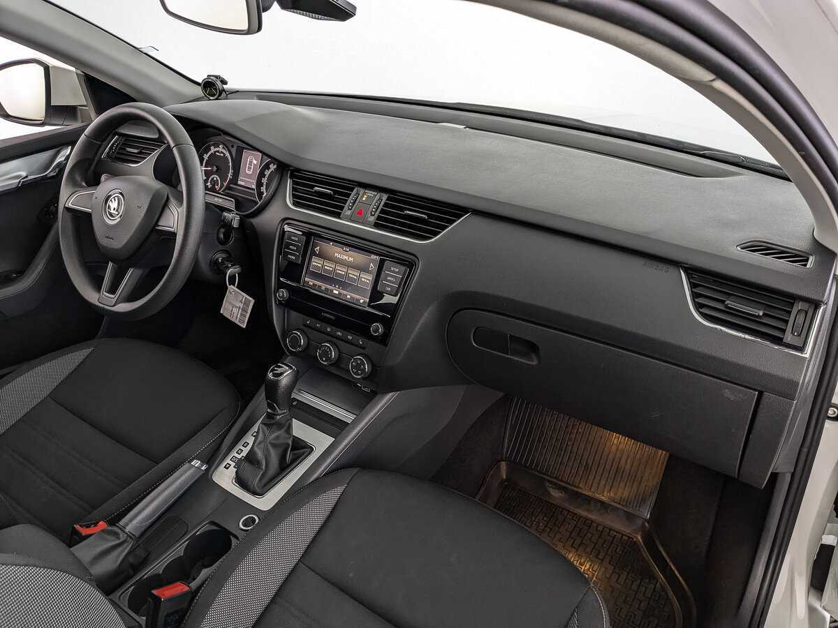 Купить Skoda Octavia с пробегом. Фото: #12