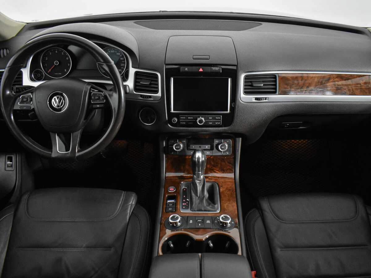 Купить Volkswagen Touareg с пробегом. Фото: #15