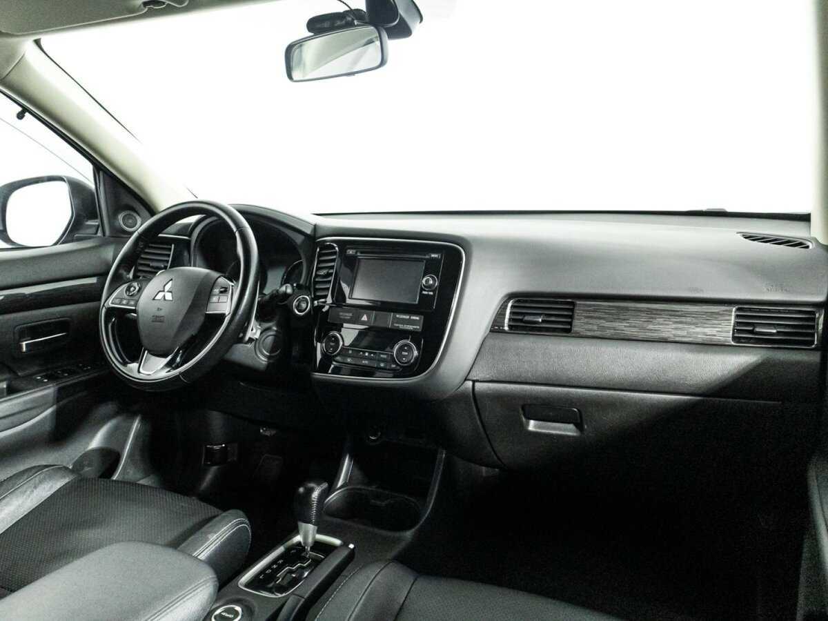 Купить Mitsubishi Outlander с пробегом. Фото: #8