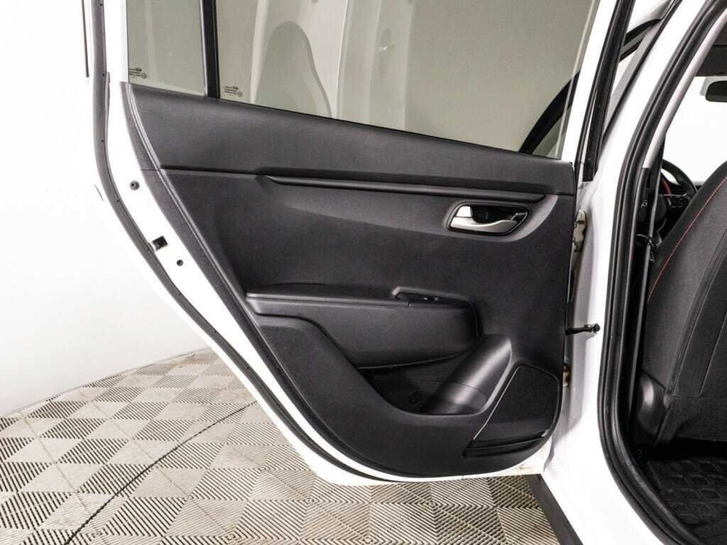 Купить Kia Rio с пробегом. Фото: #25