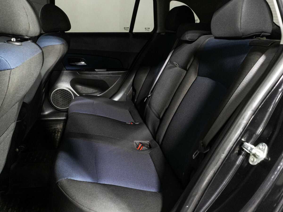 Купить Chevrolet Cruze с пробегом. Фото: #9