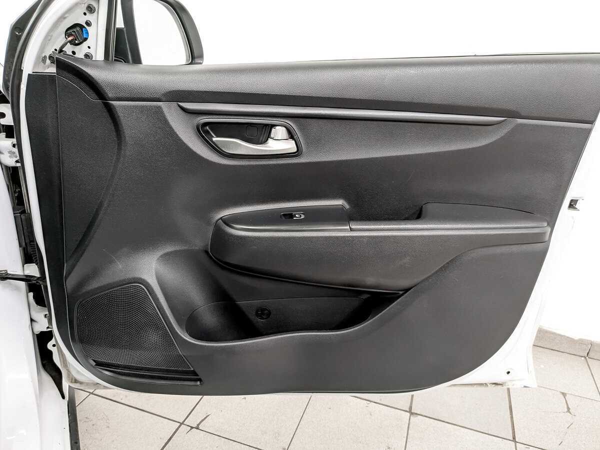 Купить Kia Rio с пробегом. Фото: #22