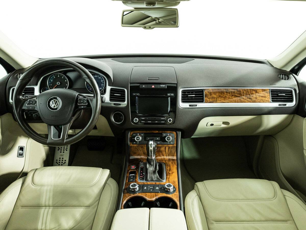 Купить Volkswagen Touareg с пробегом. Фото: #10