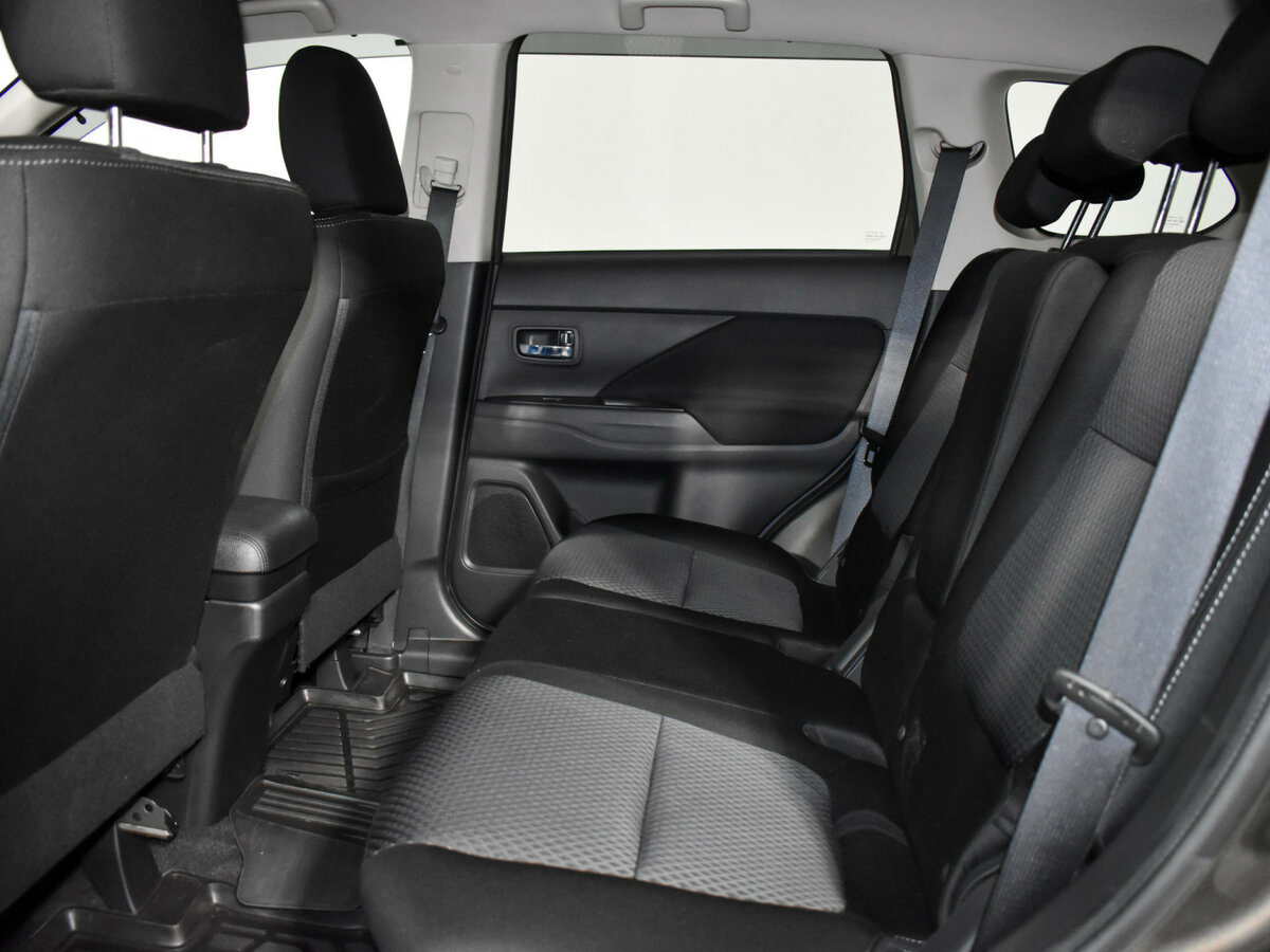 Купить Mitsubishi Outlander с пробегом. Фото: #9