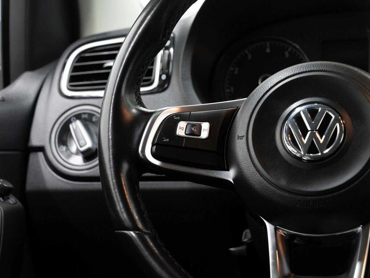 Купить Volkswagen Polo с пробегом. Фото: #15