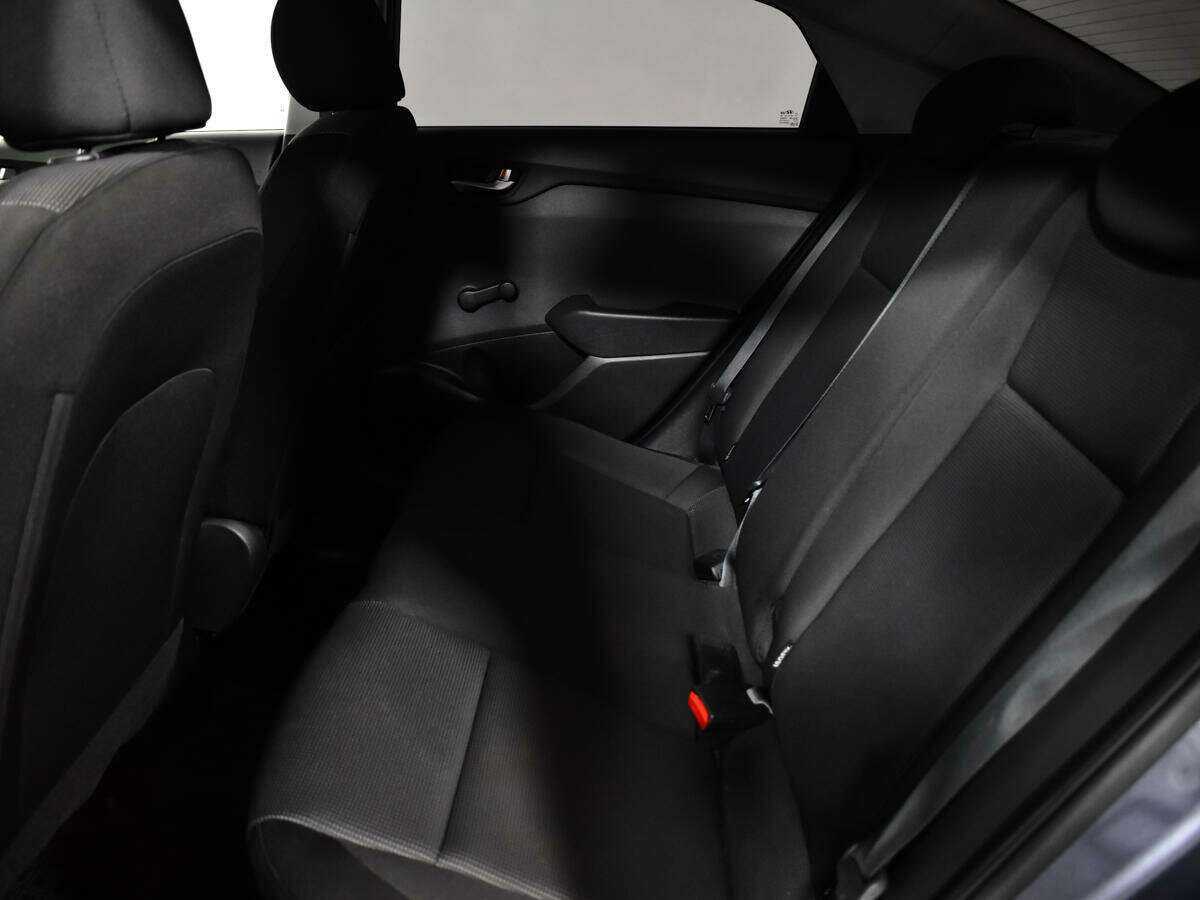 Купить Hyundai Solaris с пробегом. Фото: #9