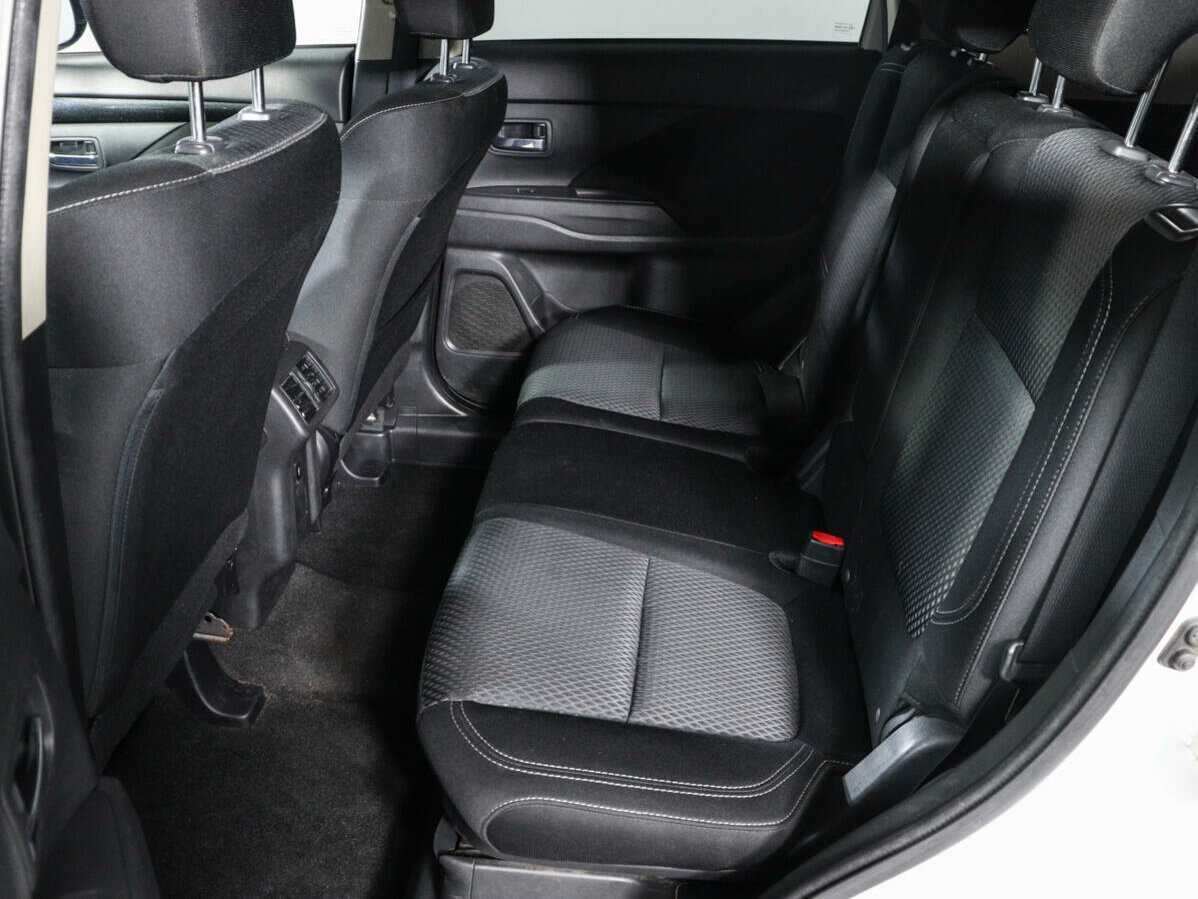 Купить Mitsubishi Outlander с пробегом. Фото: #9