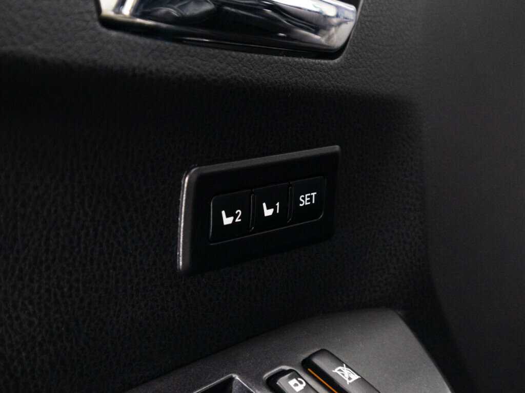 Купить Toyota RAV4 с пробегом. Фото: #21