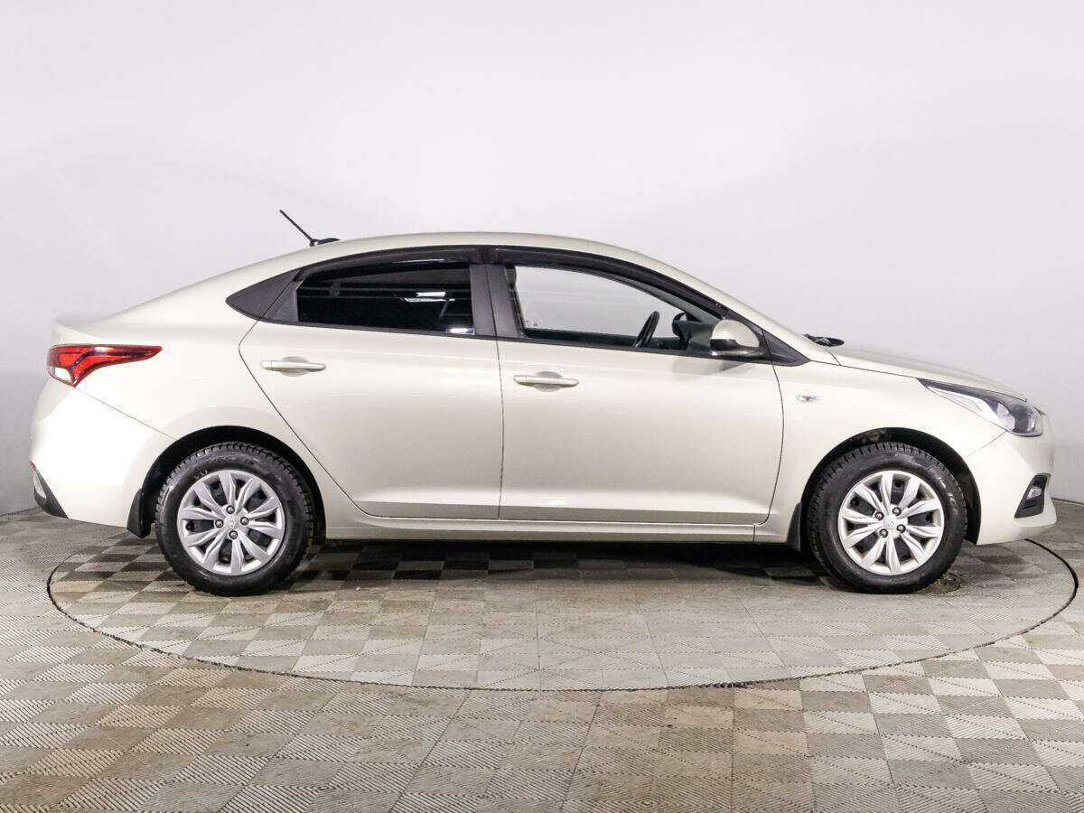 Купить Hyundai Solaris с пробегом. Фото: #3