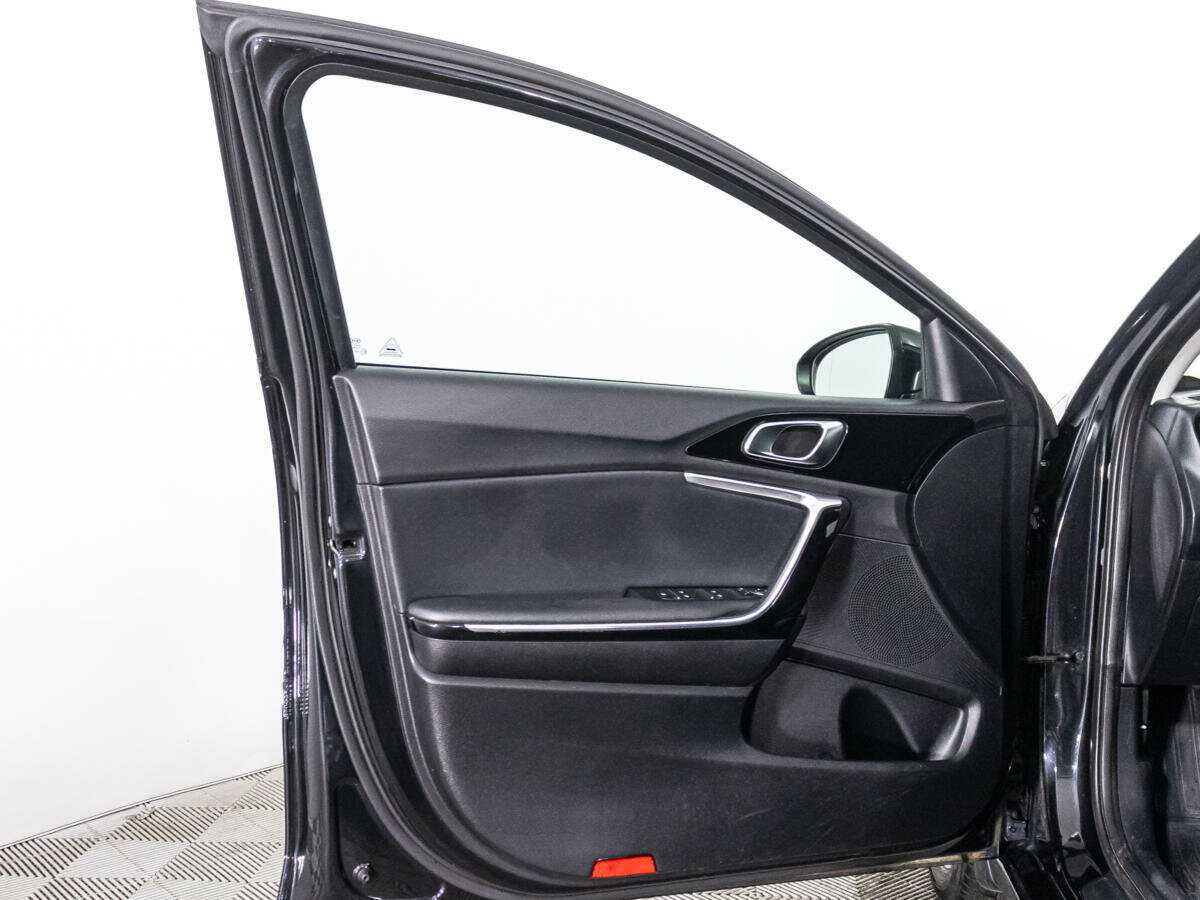 Купить Kia Ceed с пробегом. Фото: #21