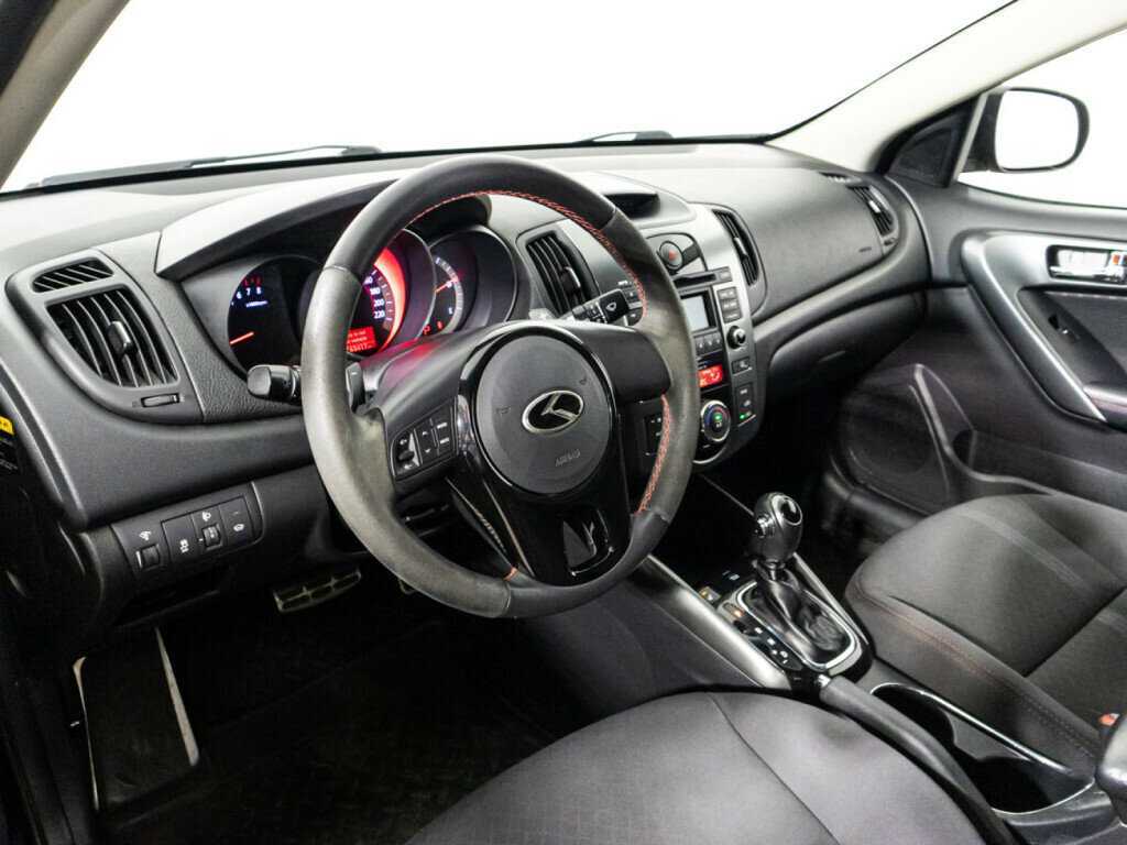 Купить Kia Cerato с пробегом. Фото: #10