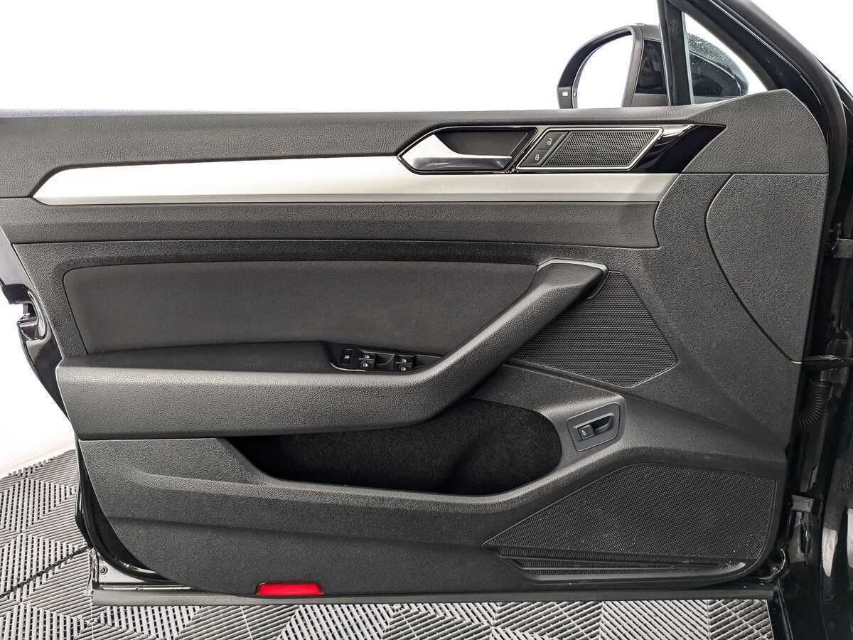 Купить Volkswagen Passat с пробегом. Фото: #14