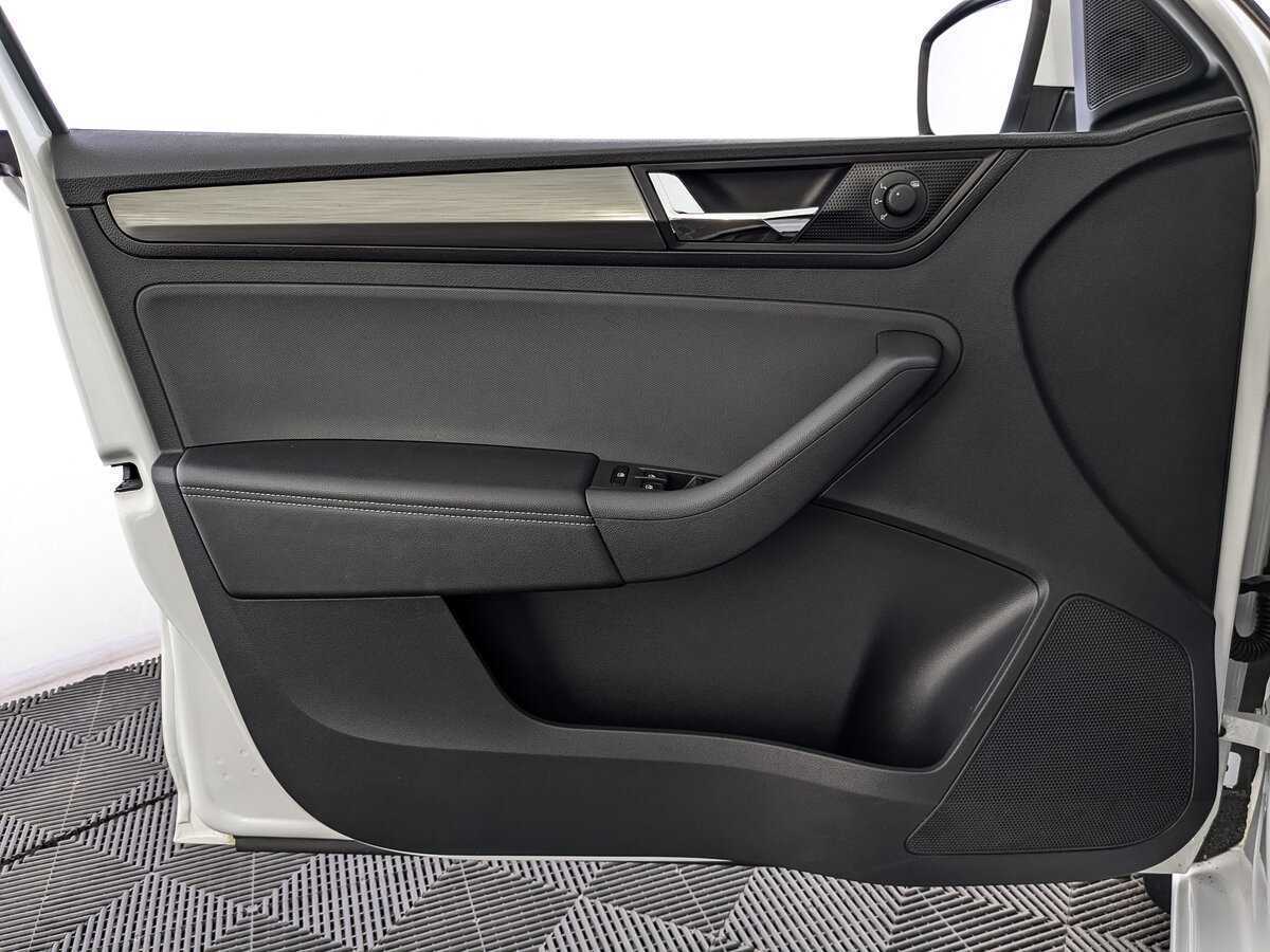 Купить Skoda Rapid с пробегом. Фото: #14