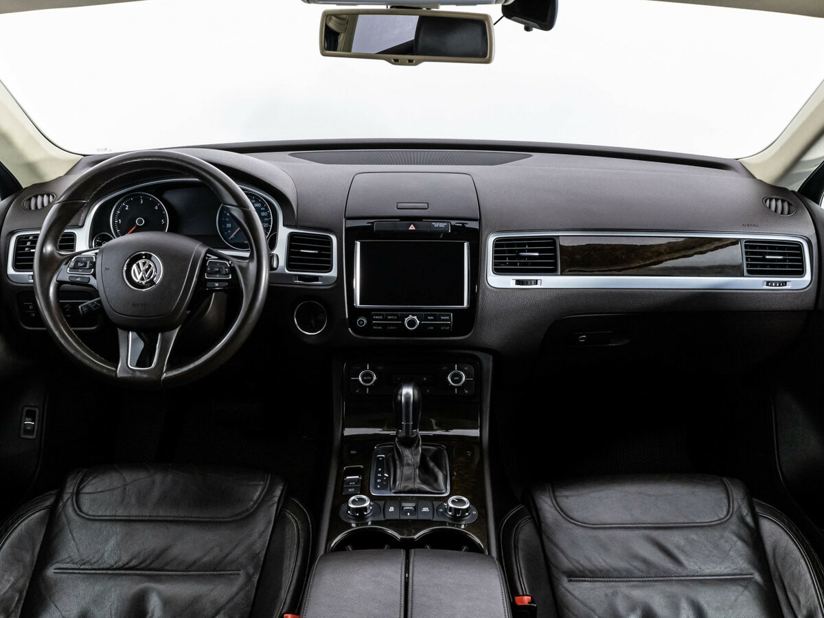Купить Volkswagen Touareg с пробегом. Фото: #7
