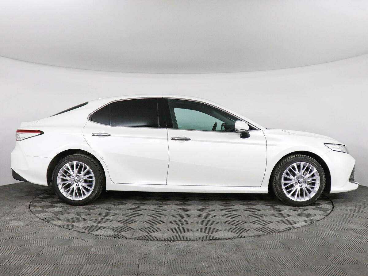 Купить Toyota Camry с пробегом. Фото: #3