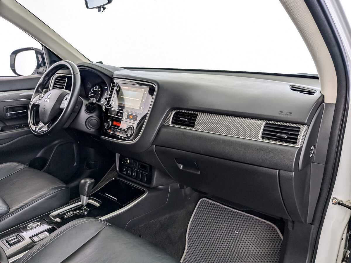 Купить Mitsubishi Outlander с пробегом. Фото: #8