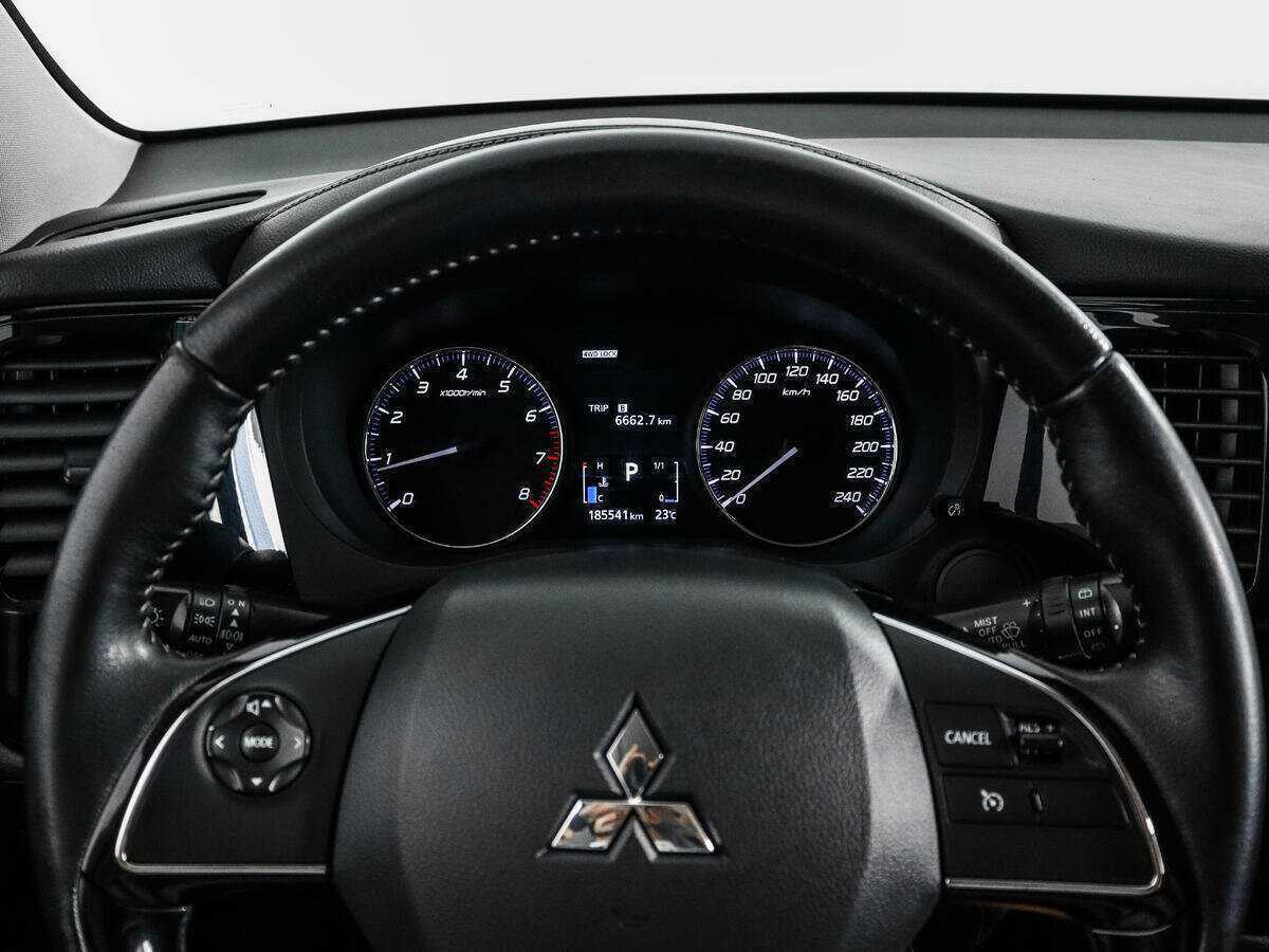 Купить Mitsubishi Outlander с пробегом. Фото: #15