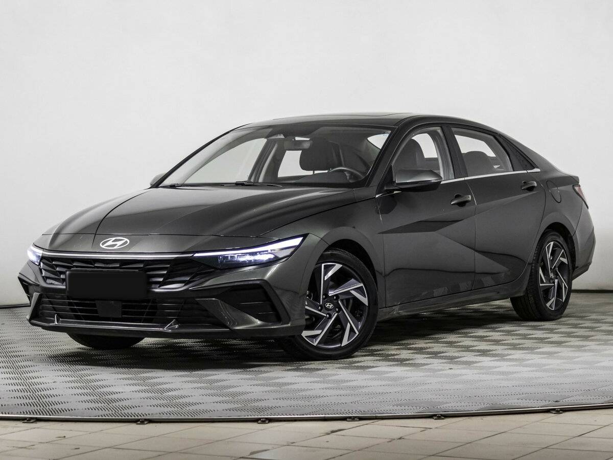 Купить Hyundai Elantra с пробегом. Посмотреть фото