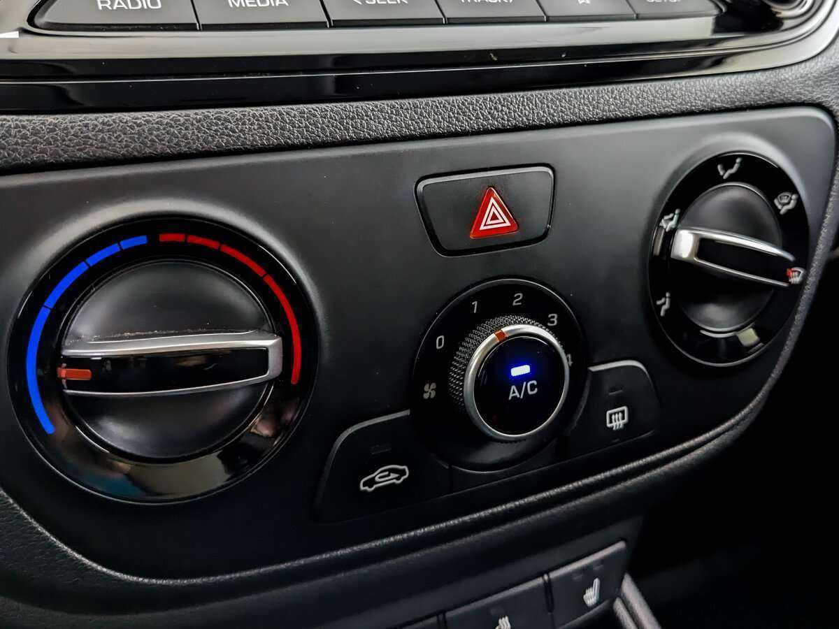 Купить Hyundai Solaris с пробегом. Фото: #20