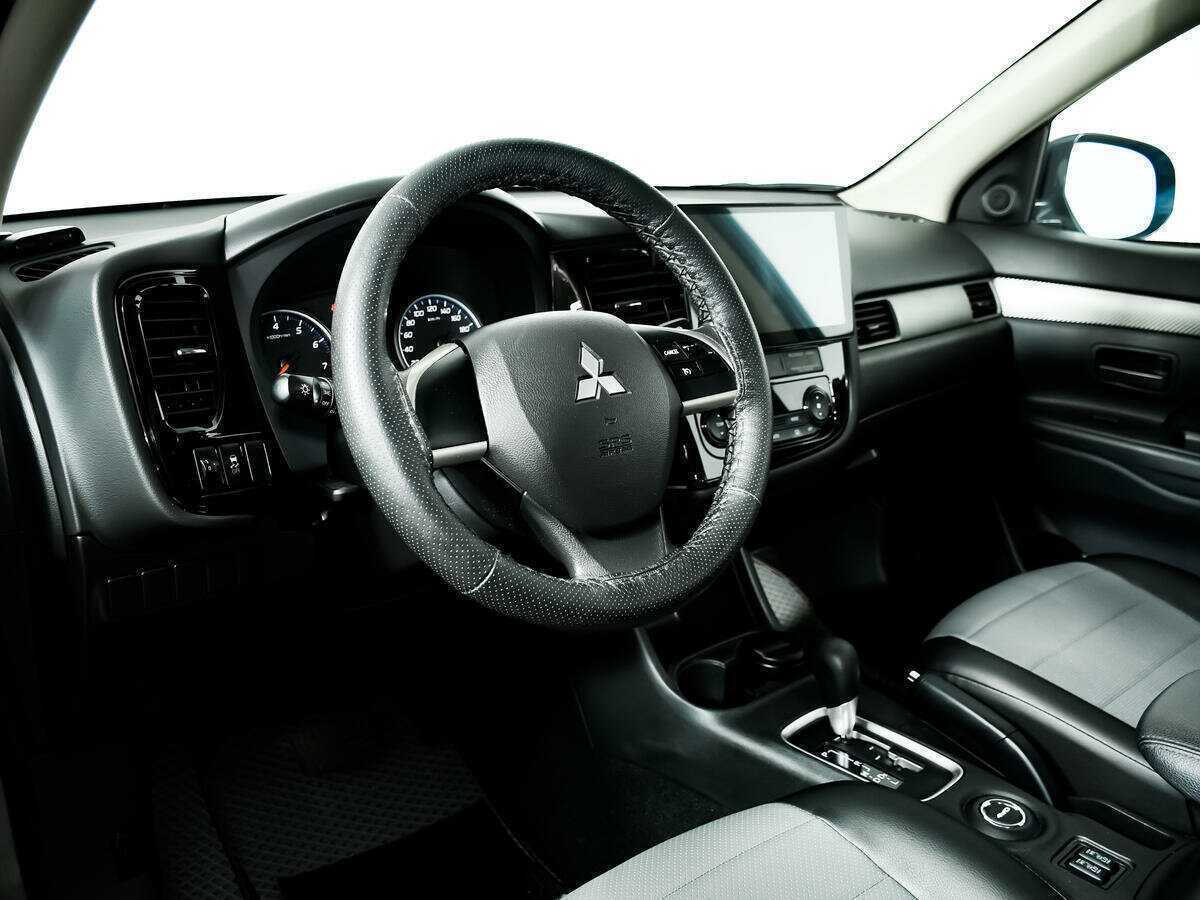 Купить Mitsubishi Outlander с пробегом. Фото: #12