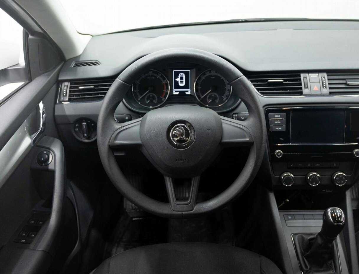 Купить Skoda Octavia с пробегом. Фото: #13