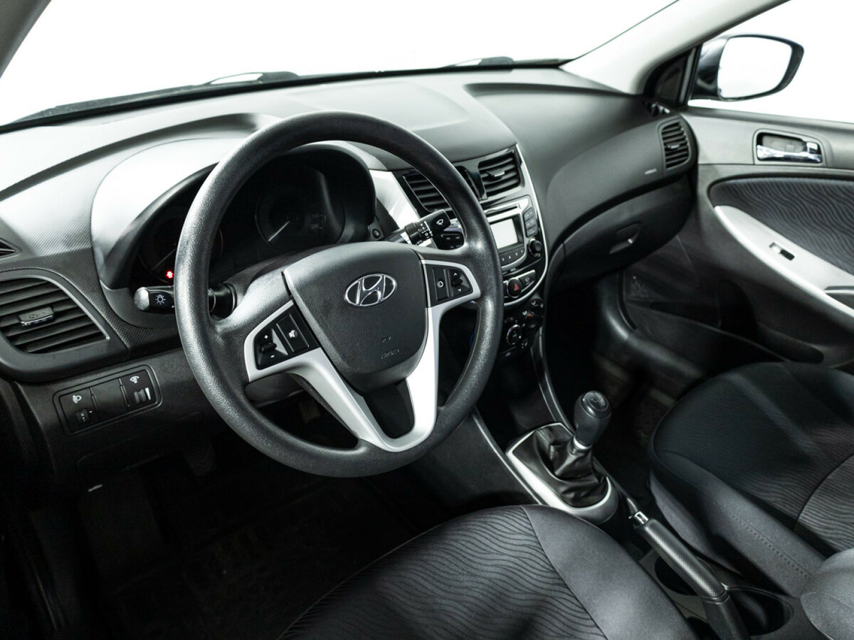 Купить Hyundai Solaris с пробегом. Фото: #10