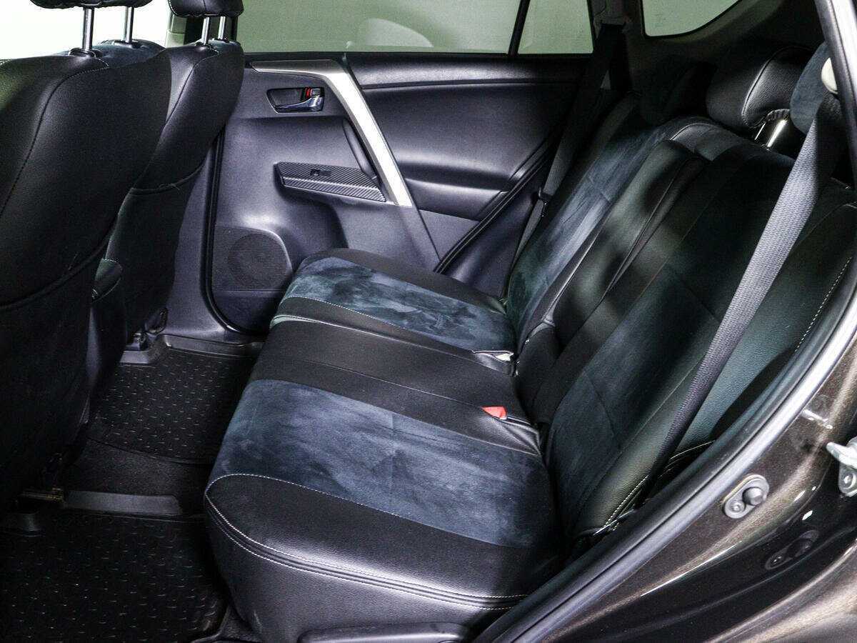 Купить Toyota RAV4 с пробегом. Фото: #7