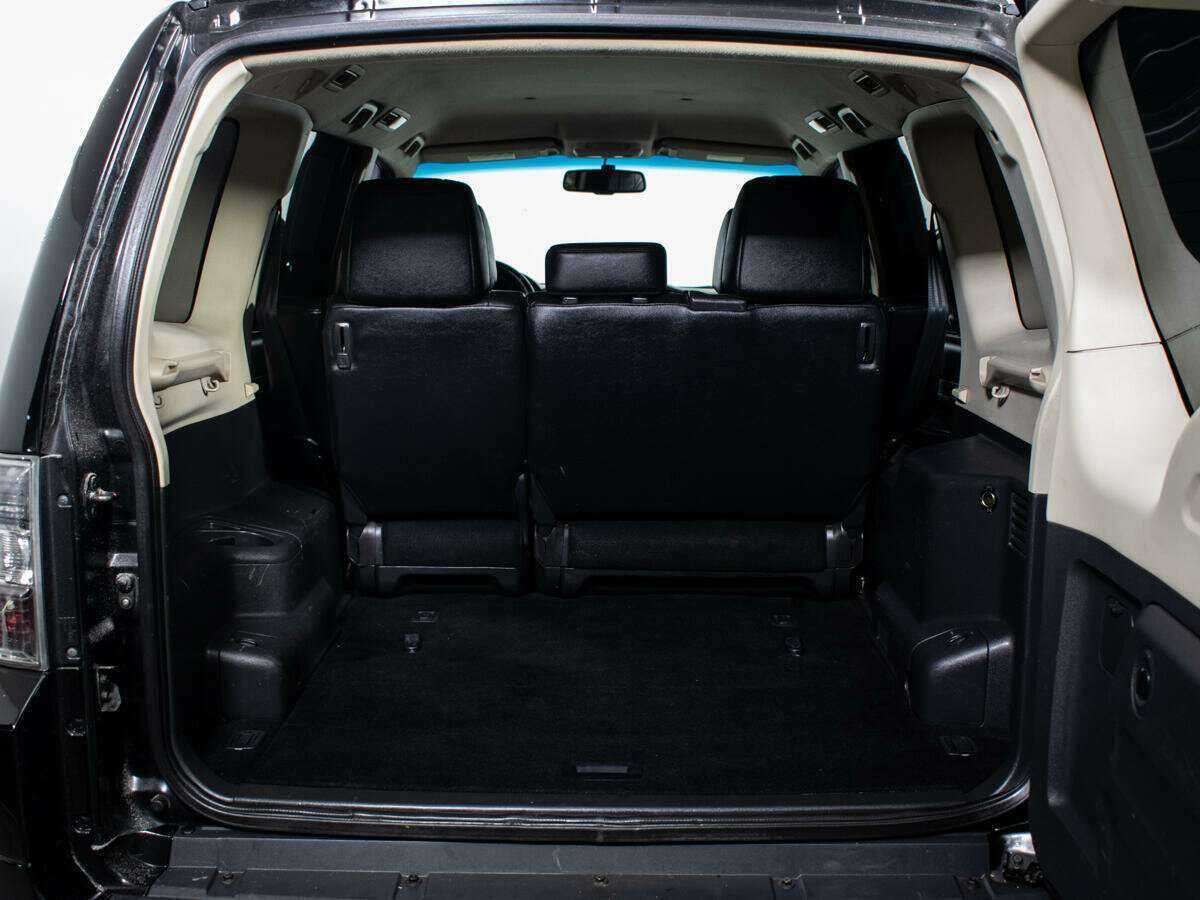 Купить Mitsubishi Pajero с пробегом. Фото: #11