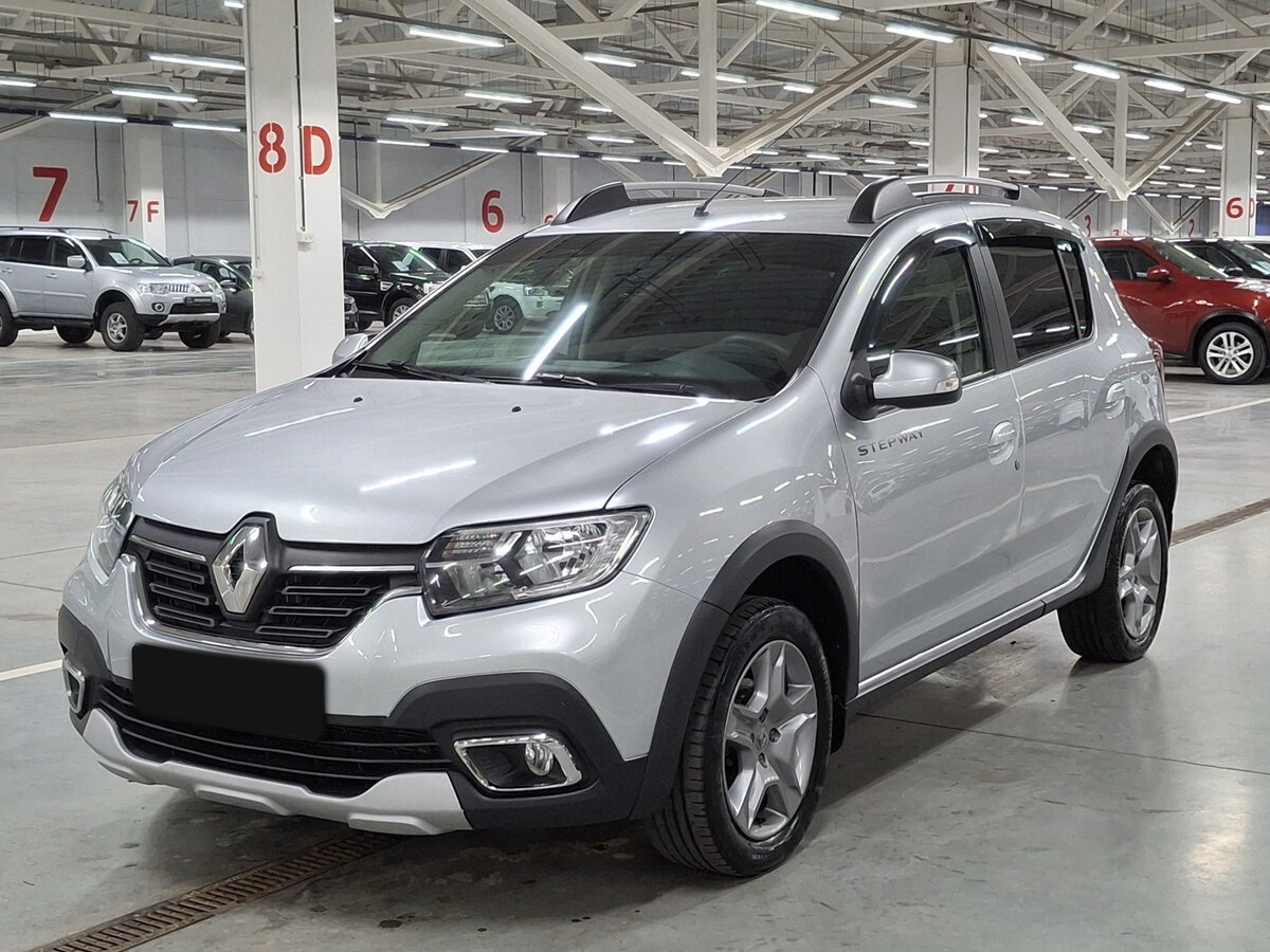Купить Renault Sandero с пробегом. Посмотреть фото