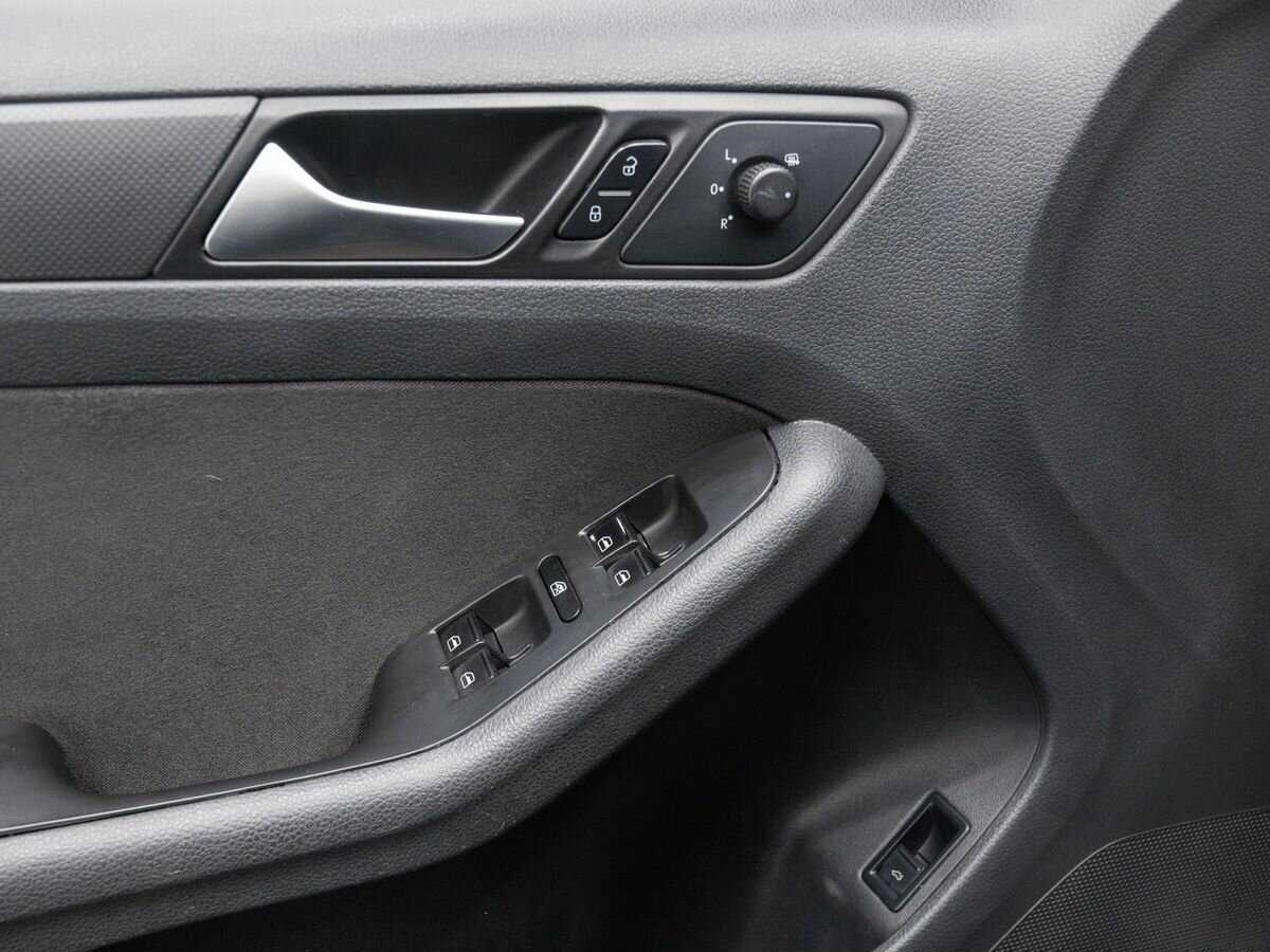 Купить Volkswagen Jetta с пробегом. Фото: #14