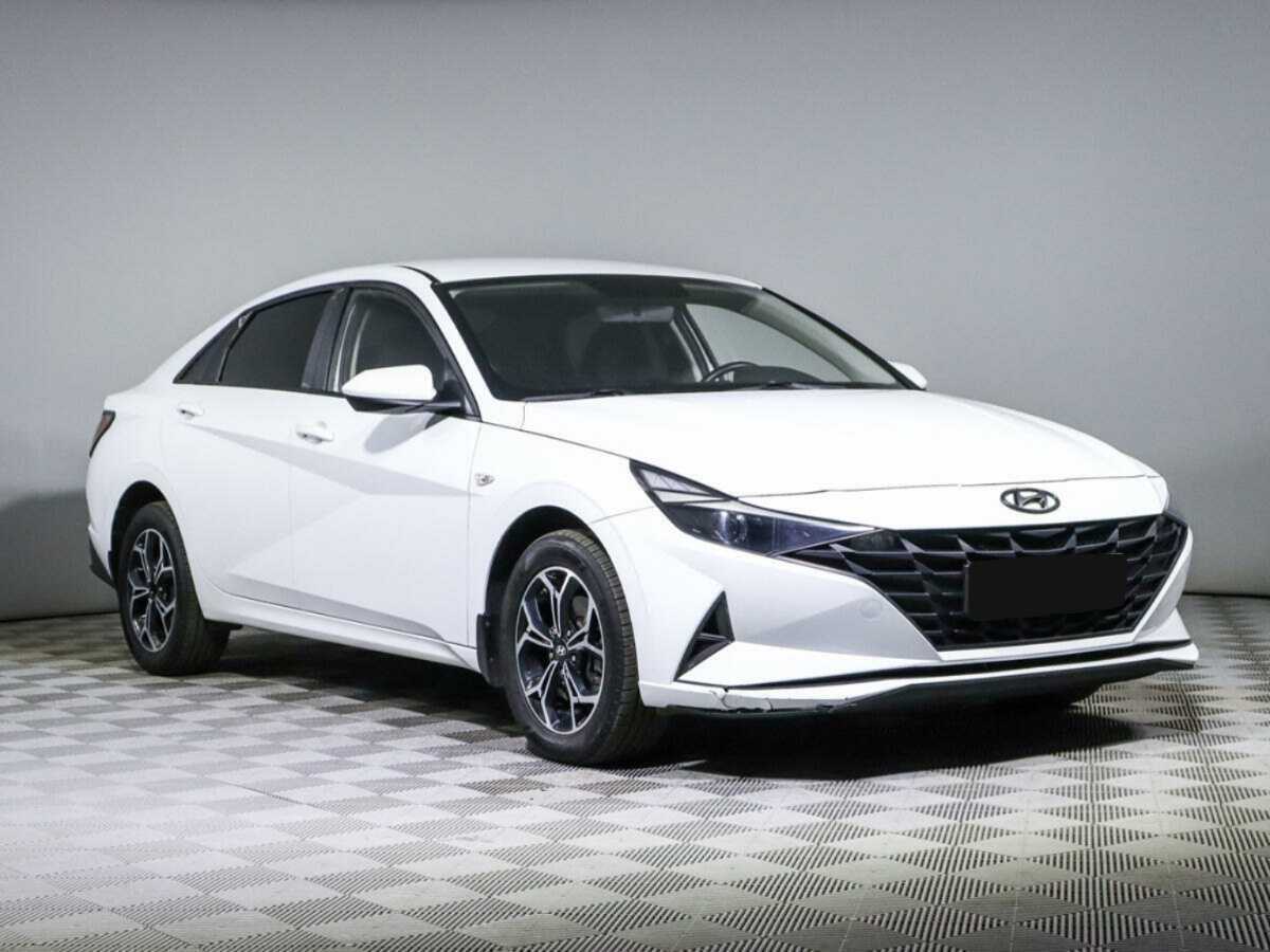 Купить Hyundai Elantra с пробегом. Фото: #2