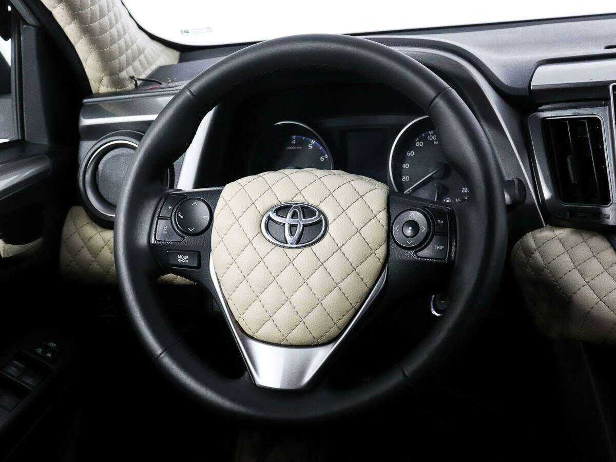 Купить Toyota RAV4 с пробегом. Фото: #11